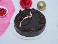 Truffle Cake – Decadent chocolate sponge layered with silky dark chocolate truffle ganache.