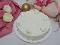 Vanilla – Classic vanilla sponge cake with smooth and fluffy whipped cream.