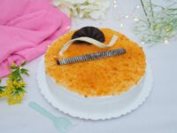 Mango Almond – Fresh mango-flavored cake topped with crunchy roasted almonds.