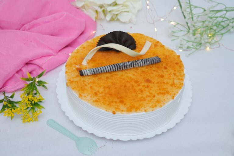 Mango Almond – Fresh mango-flavored cake topped with crunchy roasted almonds.