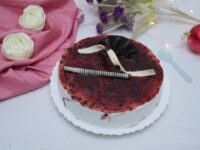 Blueberry – Light vanilla sponge filled with tangy blueberry compote and cream.