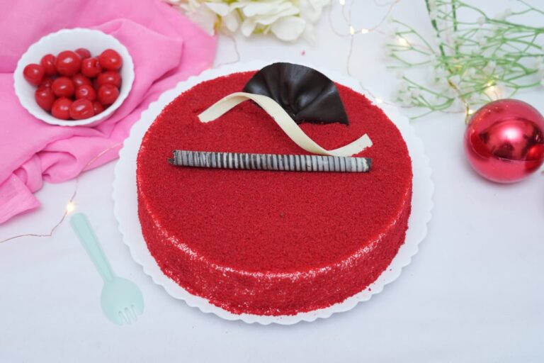 Red Velvet Round – Classic round red velvet cake topped with silky cream cheese frosting.