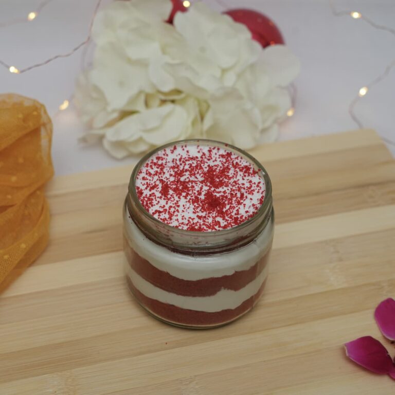 Red Velvet Jar Cake – Velvety red velvet layers paired with smooth cream cheese frosting in a jar.