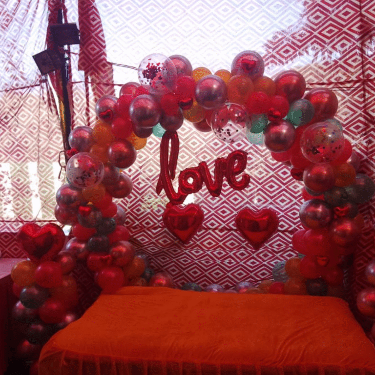 Mix Balloon Ring Decoration with Love Foil & Heart Balloons
