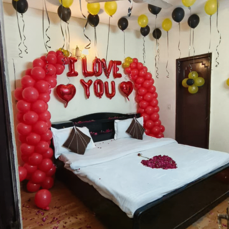 Double Half Arch Romantic Room Decoration with “I Love You” Foil